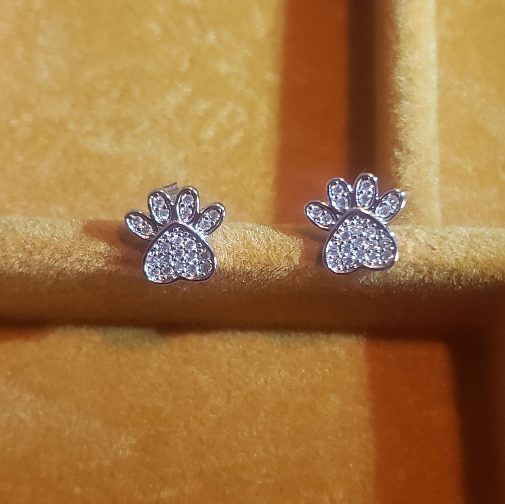 Stud Paw Earrings